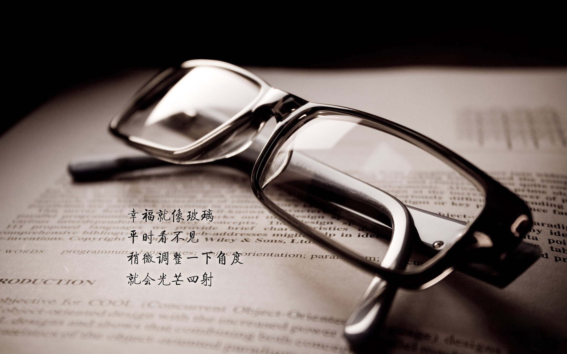 库兹马诺维奇在巴黎奥运会手球比赛中展现出高水平的扑救技巧，库兹马传球