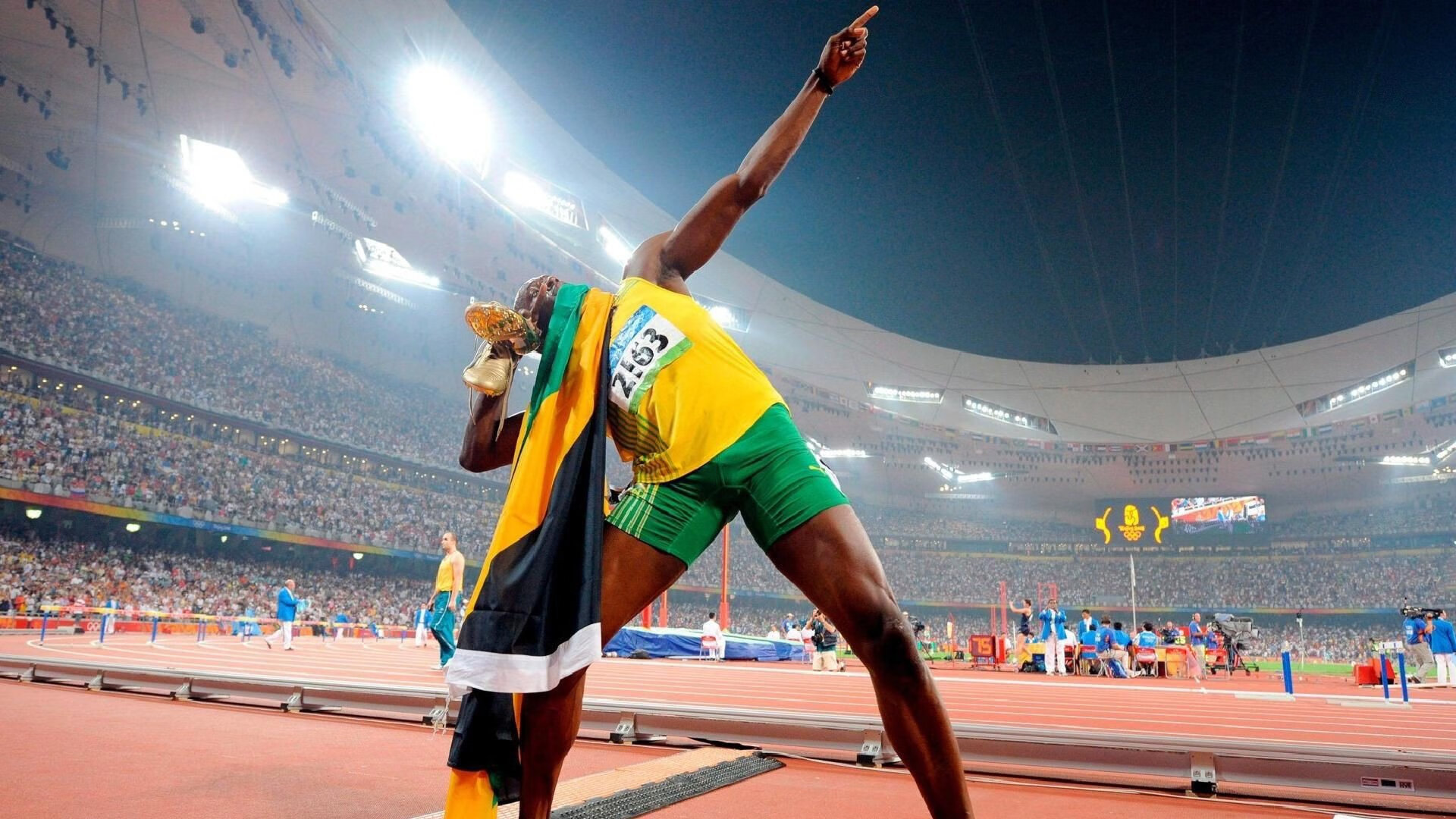 fb体育官网首页-拜仁边路传中策略成功:高效率打破对方防线,效力过拜仁的边锋